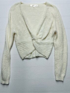 no comment NY•LA Women’s Medium Fuzzy Twist‑Front Sweater – Cream Knit